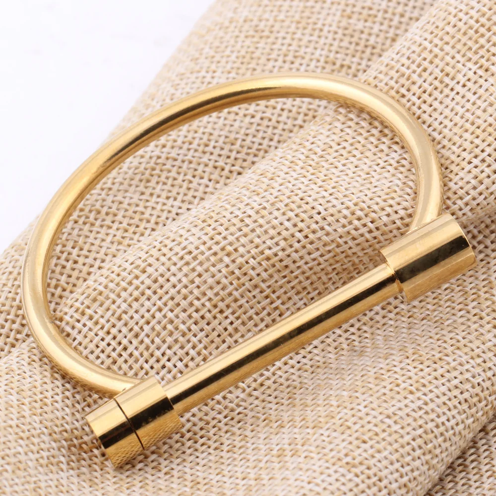 Gold Plated Stainless Steel Horseshoe Bangle Letter D Shaped Charm Bracelet for Women, Gold,silver,rose,gold,black gun
Gold Plated Stainless Steel Horseshoe Bangle Letter D Shaped Charm Bracelet for Women, Gold,silver,rose,gold,black gun