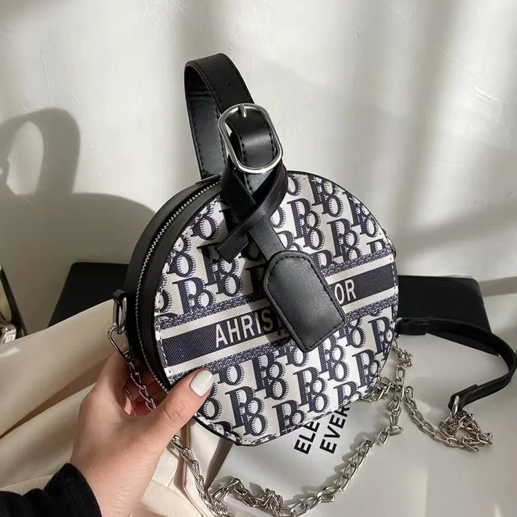 LUCY Famous brand letters flowers printing girks bag Luxury handbags for women 2021 ladies hand bags trendy shoulder bags
LUCY Famous brand letters flowers printing girks bag Luxury handbags for women 2021 ladies hand bags trendy shoulder bags