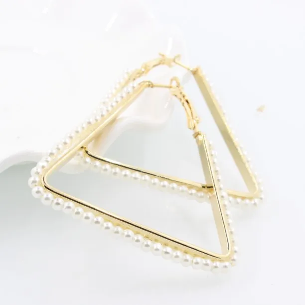 European and American fashion creative models oversized geometric earrings new hypoallergenic personality female square earrings, Picture shows
European and American fashion creative models oversized geometric earrings new hypoallergenic personality female square earrings, Picture shows
