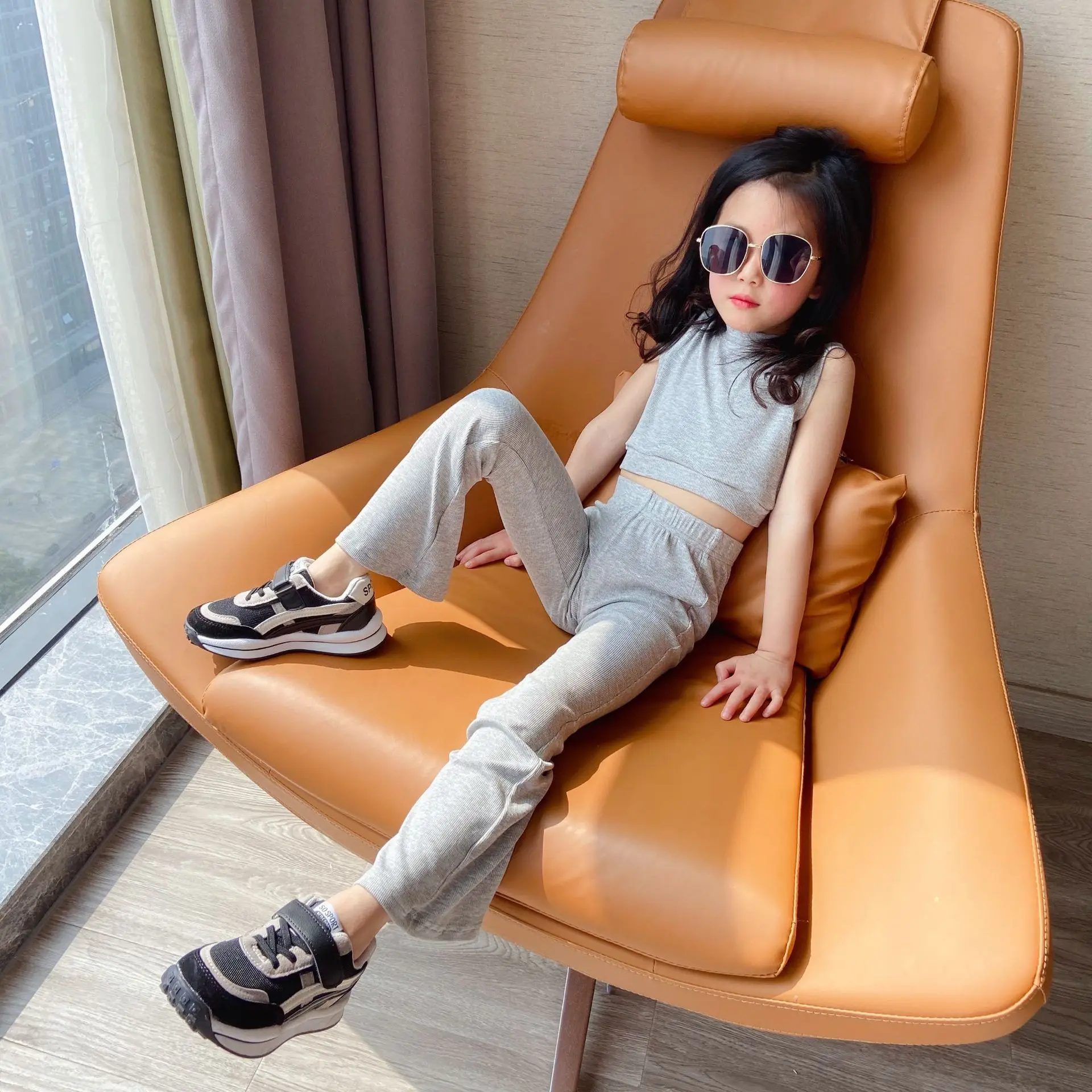 X202K0038 summer fashion baby girls 2 pcs clothing sets infant kids sleeveless shirt with flare pant big girl casual outfit
X202K0038 summer fashion baby girls 2 pcs clothing sets infant kids sleeveless shirt with flare pant big girl casual outfit