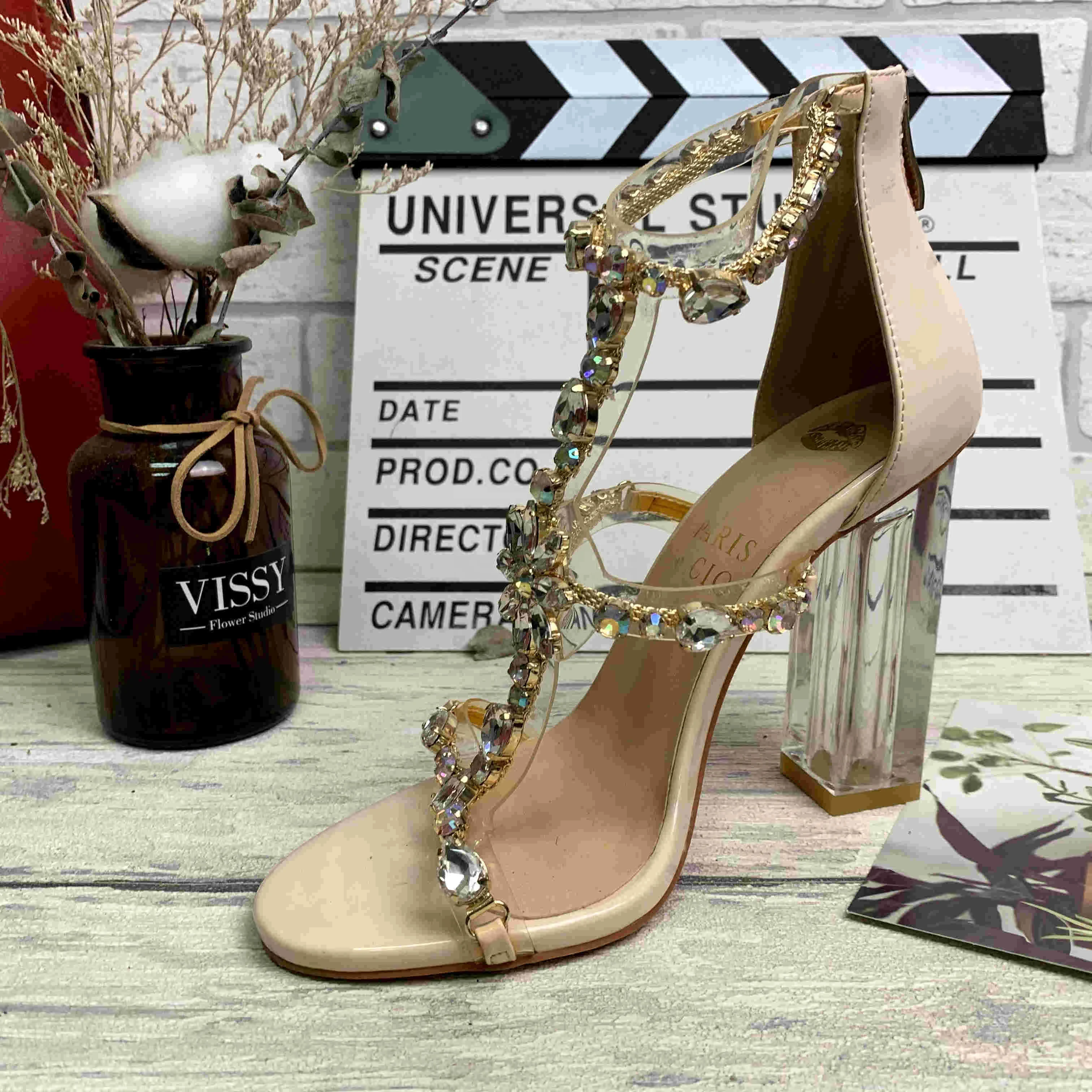2021 spring new zipper diamond transparent thick high heel women sandals European and American large size wholesale, Beige black red
2021 spring new zipper diamond transparent thick high heel women sandals European and American large size wholesale, Beige black red