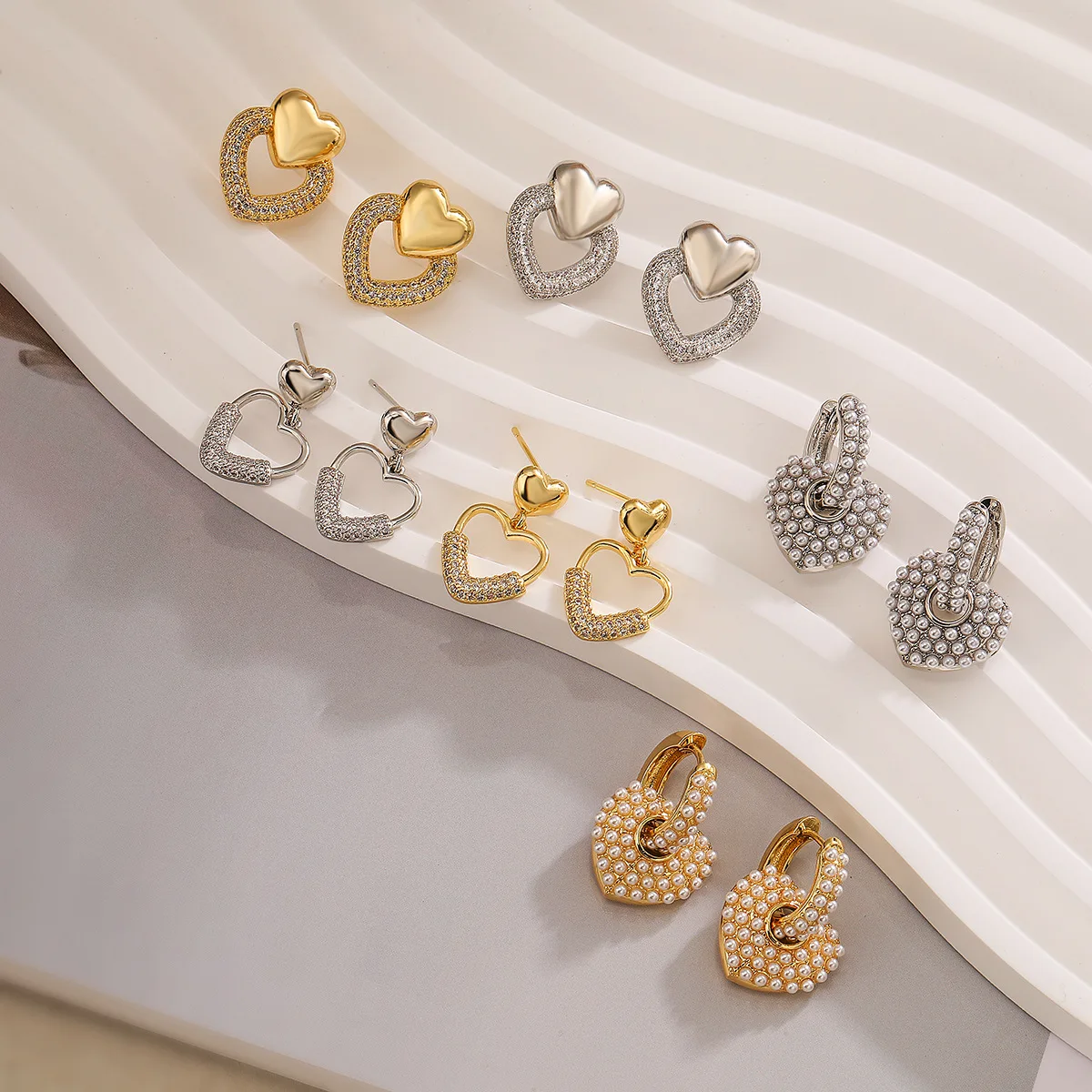 Fashion Copper Plated Real Gold Zircon Pearl Love Stud Earrings For Women Luxury Earrings For Women Gold Heart Ring
Fashion Copper Plated Real Gold Zircon Pearl Love Stud Earrings For Women Luxury Earrings For Women Gold Heart Ring