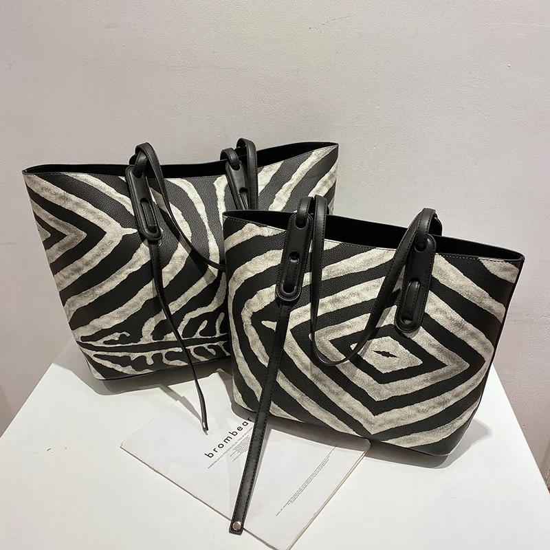 wholesale fashion ladies purse handbags 2021 new designer print women leather handbags for women luxury set
wholesale fashion ladies purse handbags 2021 new designer print women leather handbags for women luxury set