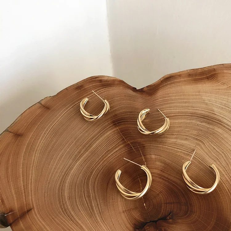 Vershal Fashion Matte Winding Metal 18K Gold Plated Earrings Minimalist Elegant Hoop Stud Earrings Jewelry
Vershal Fashion Matte Winding Metal 18K Gold Plated Earrings Minimalist Elegant Hoop Stud Earrings Jewelry