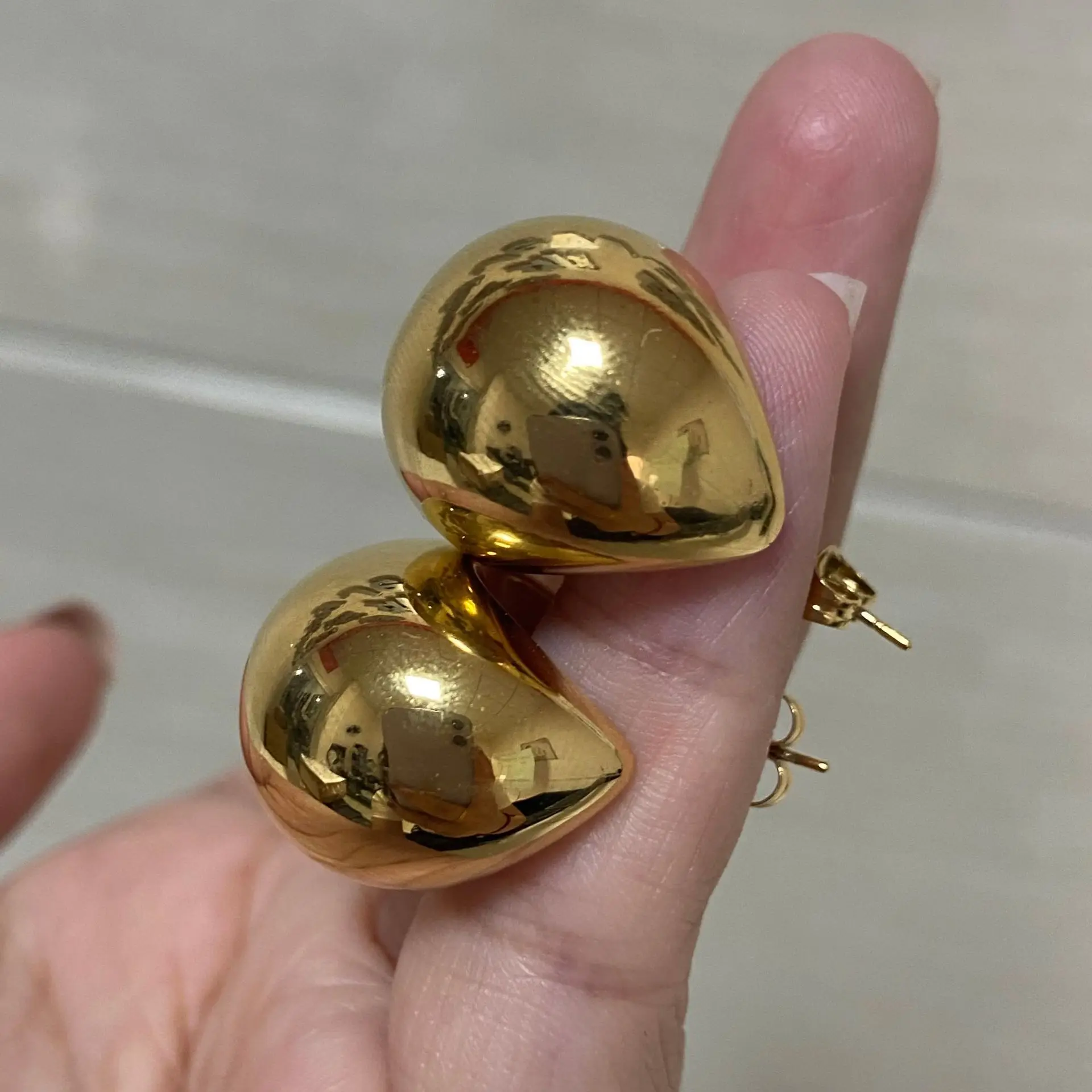 Lateefah 18K Gold Stainless steel C Shape Earrings Fashion Jewelry Earrings Women Gift
Lateefah 18K Gold Stainless steel C Shape Earrings Fashion Jewelry Earrings Women Gift
