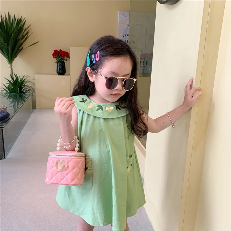 2021 Jelly Handbag Women purse PVC Small Mini Handbags Kids Candy Jelly Bags mini kids purse, Candy jelly colors
2021 Jelly Handbag Women purse PVC Small Mini Handbags Kids Candy Jelly Bags mini kids purse, Candy jelly colors