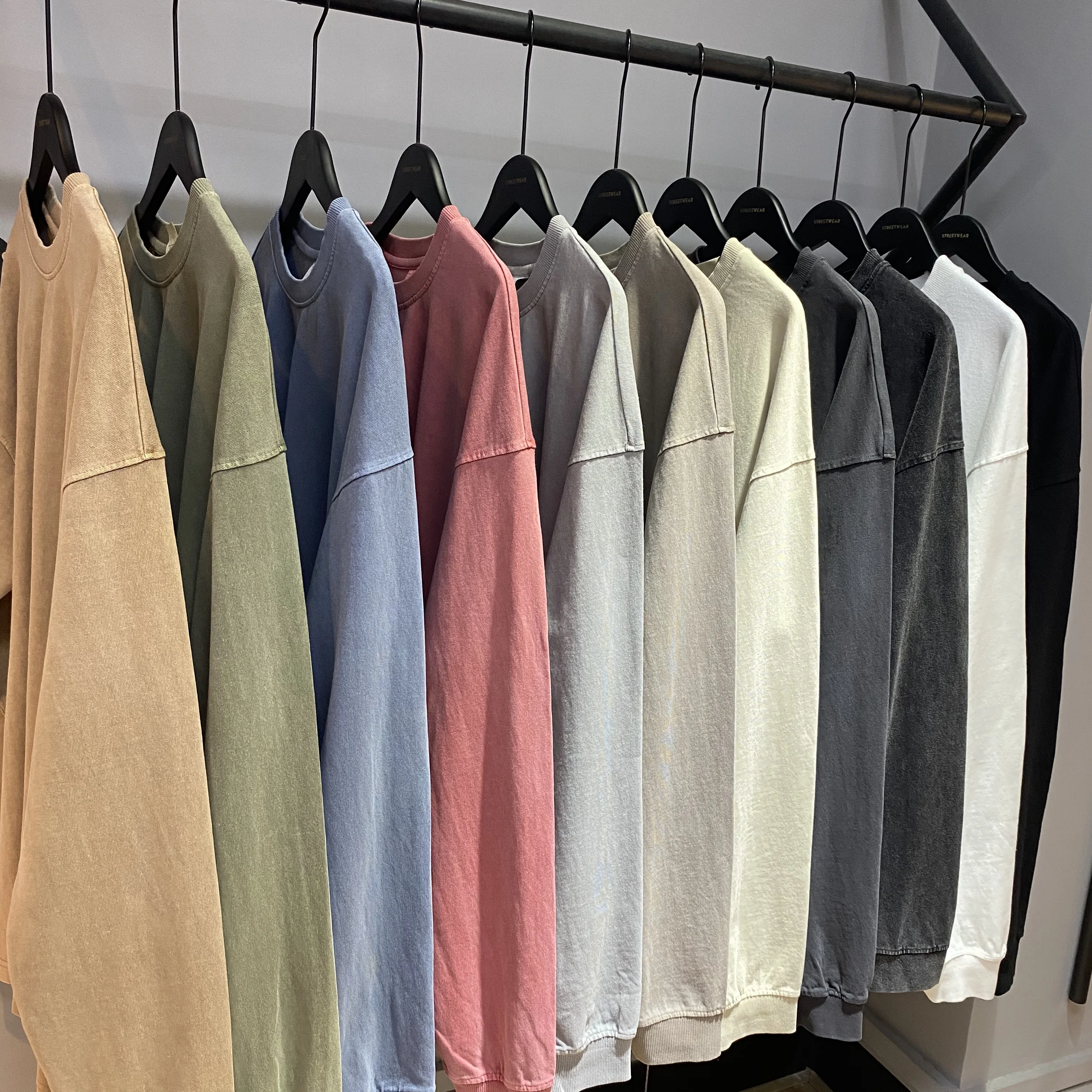 2021 Fall top quality men's acid washed heavy cotton 300gsm tshirt long sleeve oversized streetwear vintage tee shirt
2021 Fall top quality men's acid washed heavy cotton 300gsm tshirt long sleeve oversized streetwear vintage tee shirt