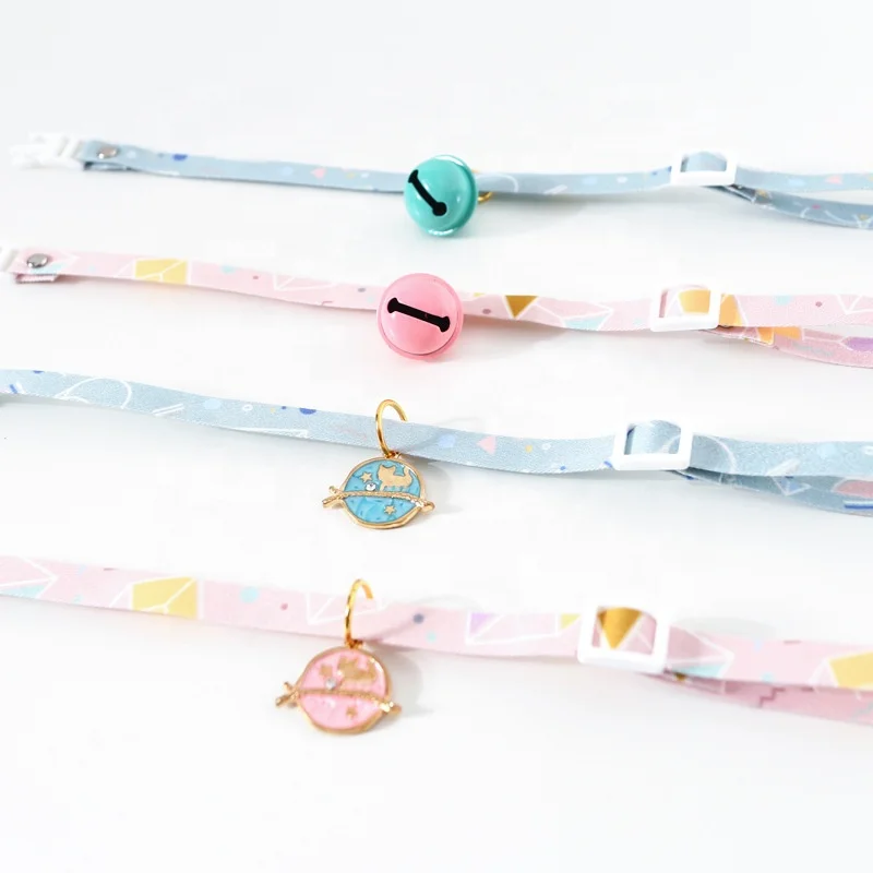 2021 New Printing Custom Collar Cat Dog Bell Necklace Small Animal Accessories Adjustable Size Safety Buckle Cute Luxury Collars, Blue & pink
2021 New Printing Custom Collar Cat Dog Bell Necklace Small Animal Accessories Adjustable Size Safety Buckle Cute Luxury Collars, Blue & pink