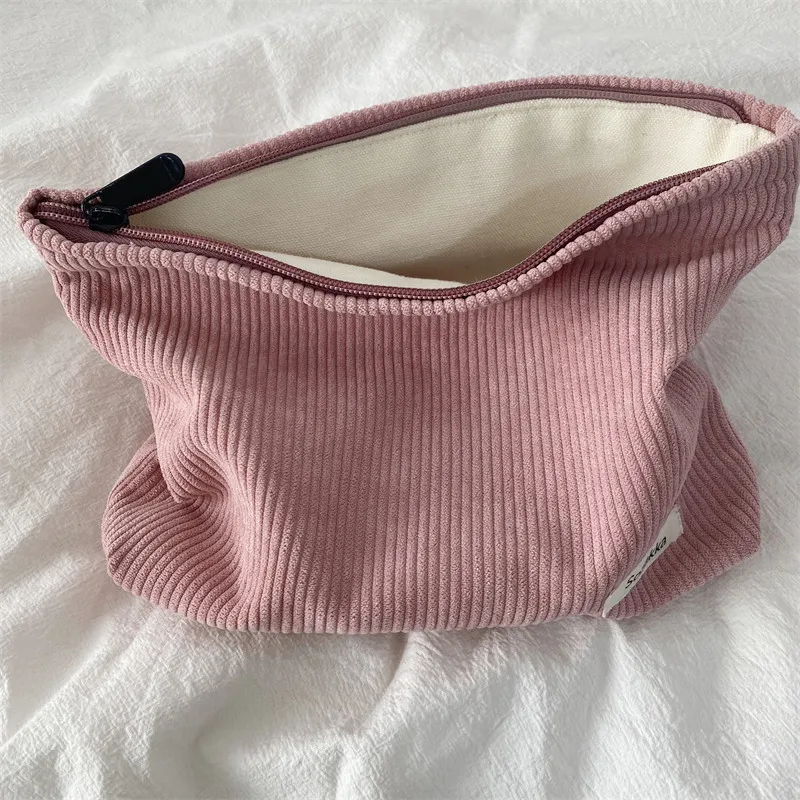 2023 new corduroy striped custom private logo cosmetic bag corduroy velvet makeup pouch
2023 new corduroy striped custom private logo cosmetic bag corduroy velvet makeup pouch