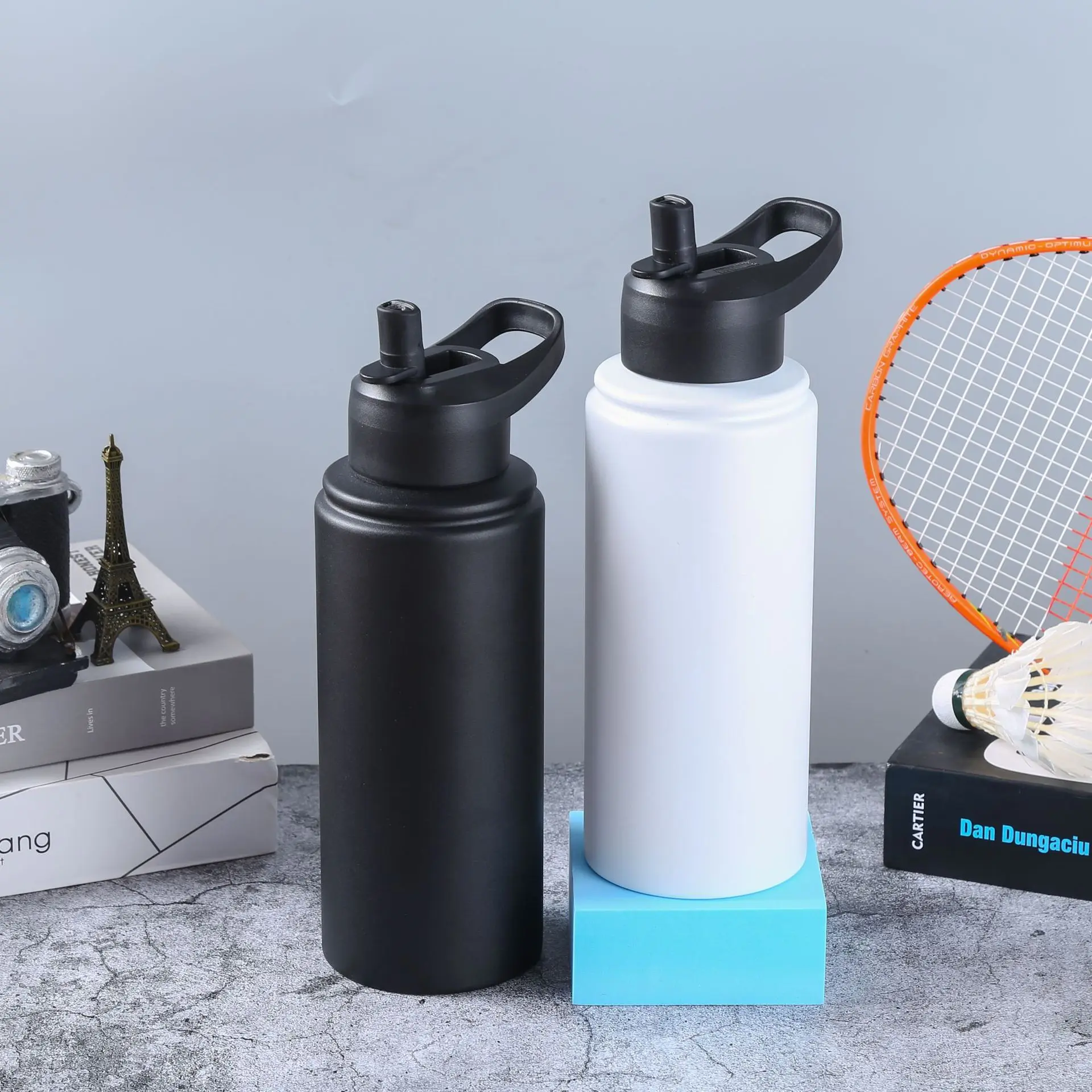 Stainless steel sports bottle fitness large-capacity water cup outdoor climbing heat preservation pot portable car accompanying, Customized color
Stainless steel sports bottle fitness large-capacity water cup outdoor climbing heat preservation pot portable car accompanying, Customized color
