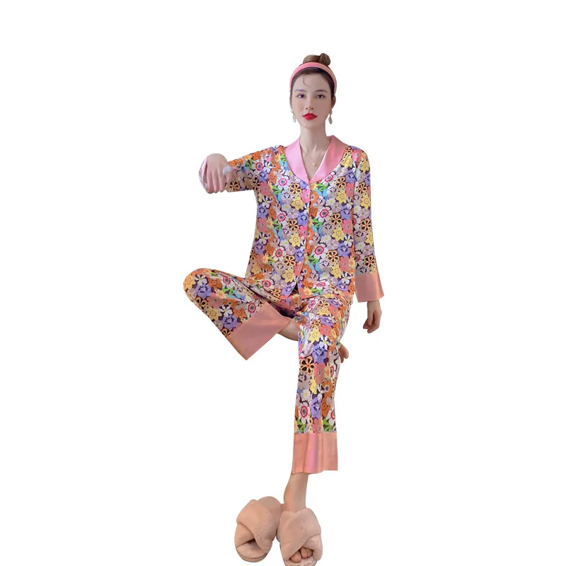 Soft Silk Pajamas Home Wear Fluffy Two Piece Satin Woman V-neck Fashion Cartoon Cute Printed Sleepwear
Soft Silk Pajamas Home Wear Fluffy Two Piece Satin Woman V-neck Fashion Cartoon Cute Printed Sleepwear