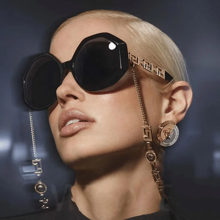 2021 Luxury Brand Designer fashion Womens sunglasses Medusa vintage square sunglasses lentes de diseador de lujo de mujer
2021 Luxury Brand Designer fashion Womens sunglasses Medusa vintage square sunglasses lentes de diseador de lujo de mujer