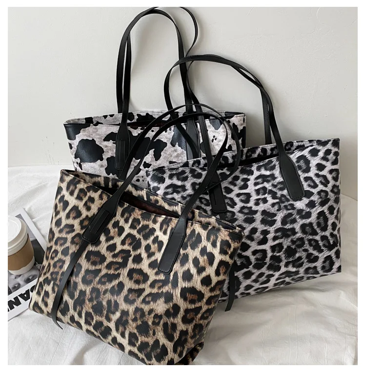 2021 Women Hand bags New Vintage Shoulder Large Capacity Fashion Crossbody Female Shopping Travel Satchel, Picture color
2021 Women Hand bags New Vintage Shoulder Large Capacity Fashion Crossbody Female Shopping Travel Satchel, Picture color