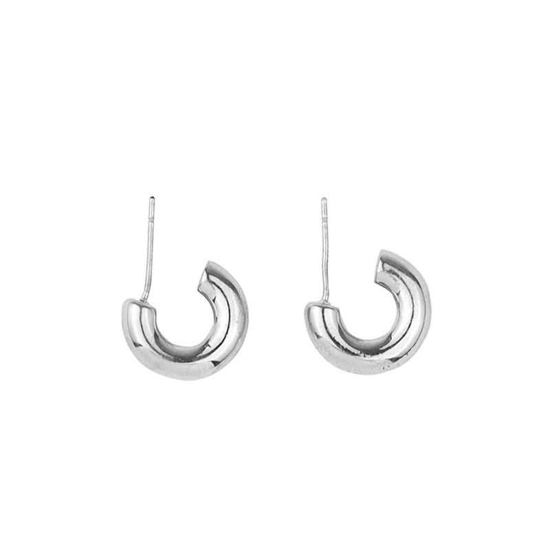 Wholesale Simple Creative Design Fashion Jewelry Accessories S925 Sterling Silver Round Bar C-Shaped Earrings For Girls
Wholesale Simple Creative Design Fashion Jewelry Accessories S925 Sterling Silver Round Bar C-Shaped Earrings For Girls