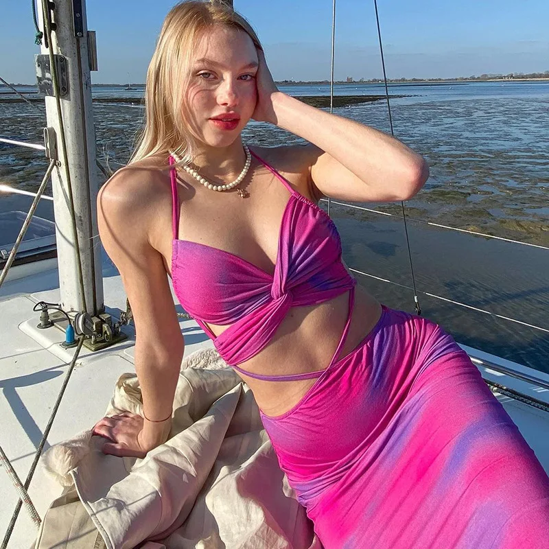 European and American style spring and summer women's wear new style neck hanging sexy backless cross bandage casual dress
European and American style spring and summer women's wear new style neck hanging sexy backless cross bandage casual dress