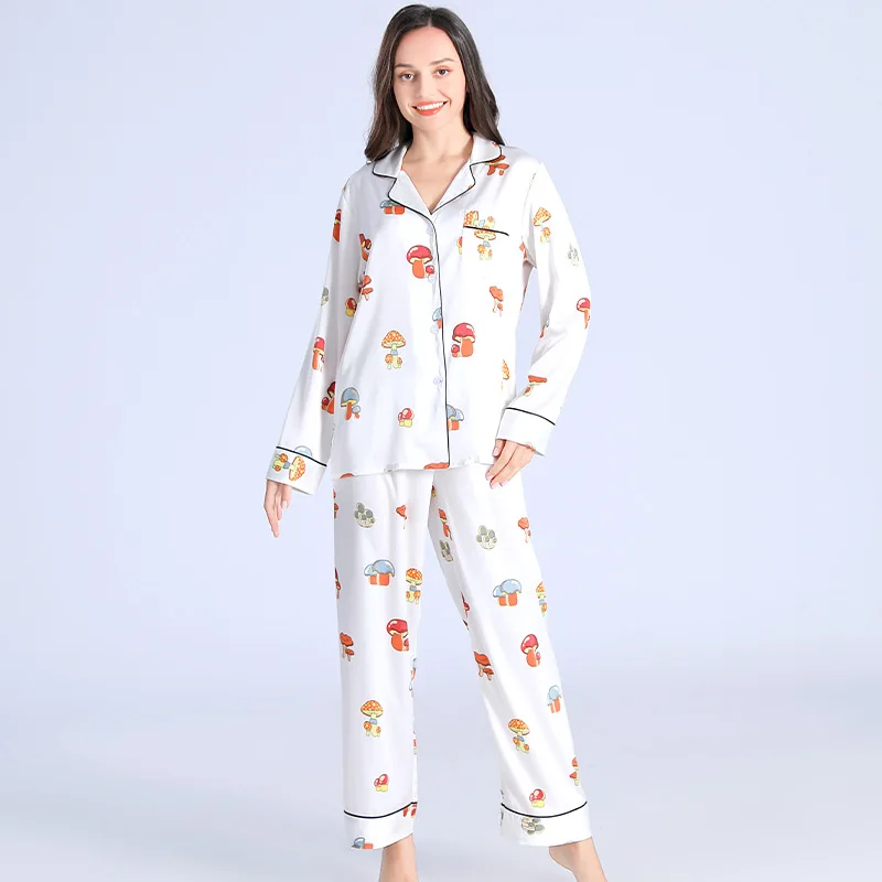 Fashionable and Comfortable Long Sleeve Plus Size Women's Sleepwear printed satin pajamas
Fashionable and Comfortable Long Sleeve Plus Size Women's Sleepwear printed satin pajamas