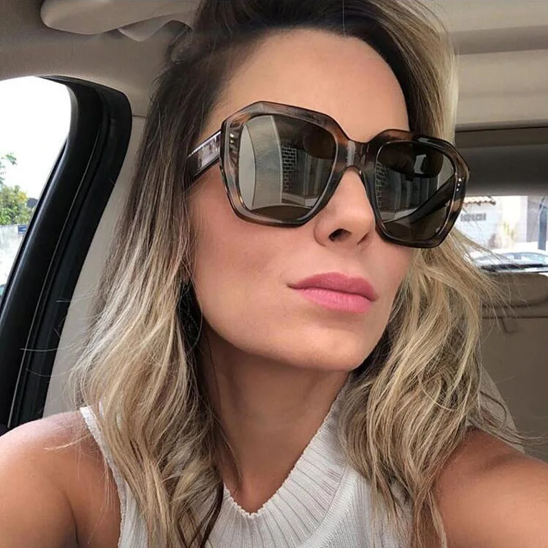 European and American square retro sunglasses men and women trendy big frame star sunglasses round face wild street shooting
European and American square retro sunglasses men and women trendy big frame star sunglasses round face wild street shooting