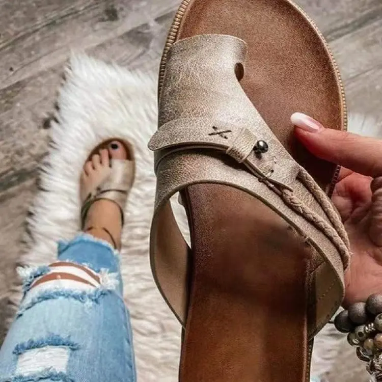 Summer New Fashion Beach Leather Flip Flops Slip On Flat Women Sandals, Black,grey,brown
Summer New Fashion Beach Leather Flip Flops Slip On Flat Women Sandals, Black,grey,brown