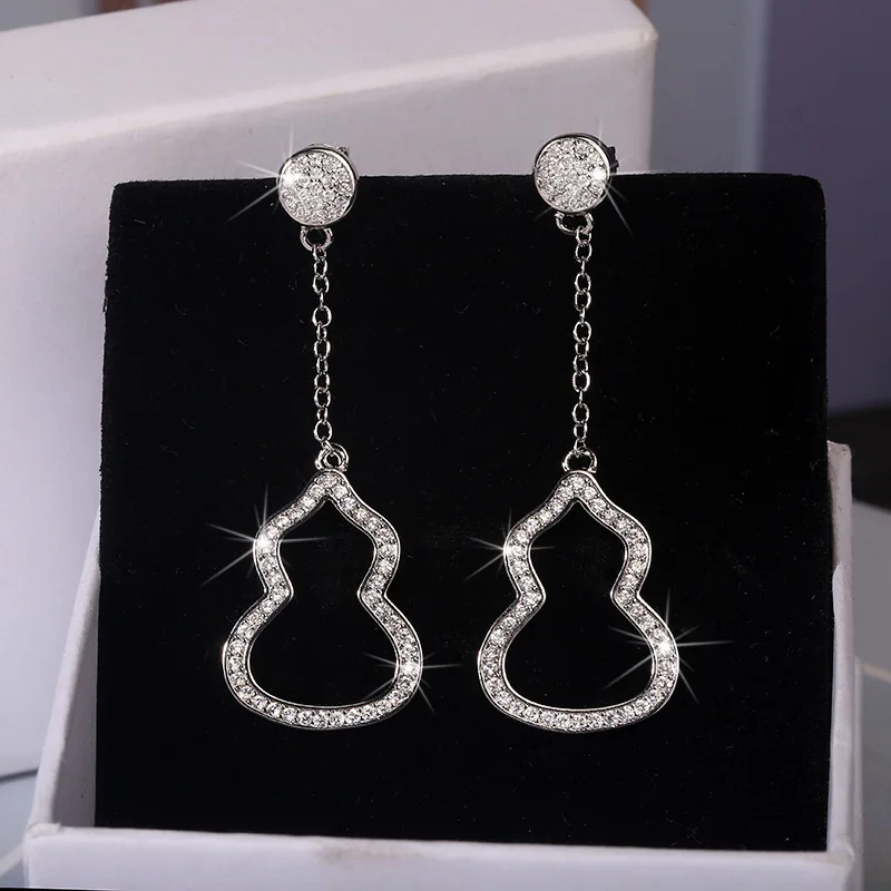 Manufacturer direct sale KYED0406 CZ Earrings Calabash Shape 3A Zircon Earrings for Women
Manufacturer direct sale KYED0406 CZ Earrings Calabash Shape 3A Zircon Earrings for Women