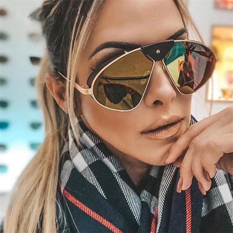 Unisex Luxury Shades Leather Designer Sun Glasses 2021 Trending Metal Mirror Sunglasses Women Men UV400, Custom colors
Unisex Luxury Shades Leather Designer Sun Glasses 2021 Trending Metal Mirror Sunglasses Women Men UV400, Custom colors