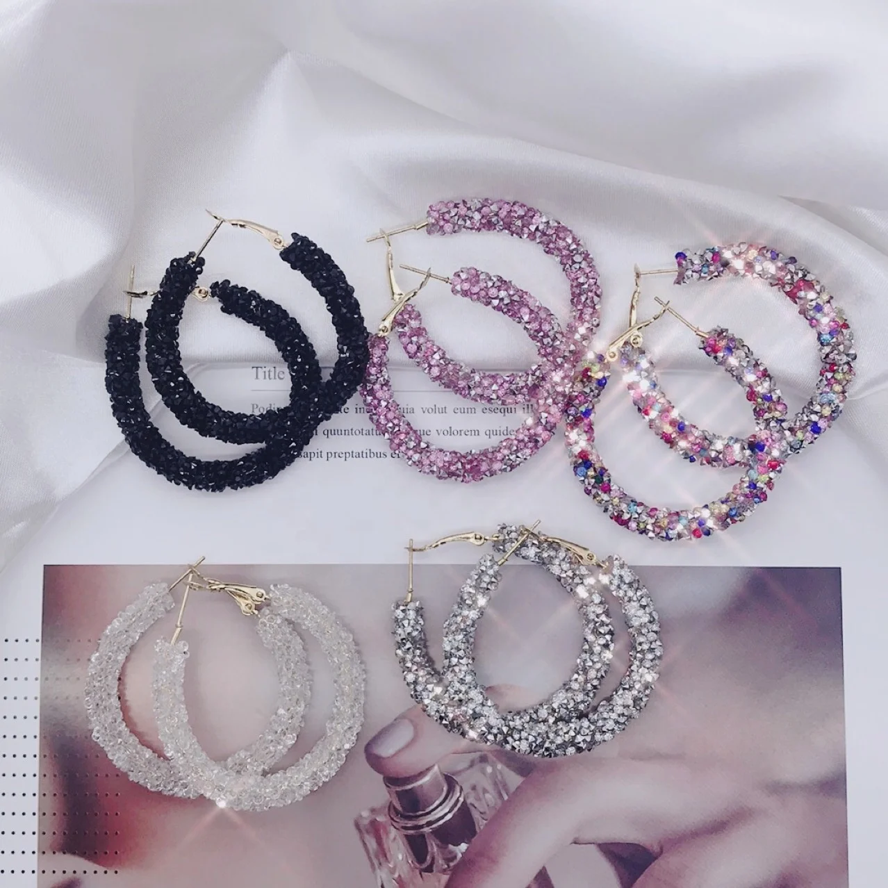New Soft Crystal Round Earrings Silver Pink Bling Shiny Korean Style Exaggerated Women's Jewelry Hoop Earrings
New Soft Crystal Round Earrings Silver Pink Bling Shiny Korean Style Exaggerated Women's Jewelry Hoop Earrings