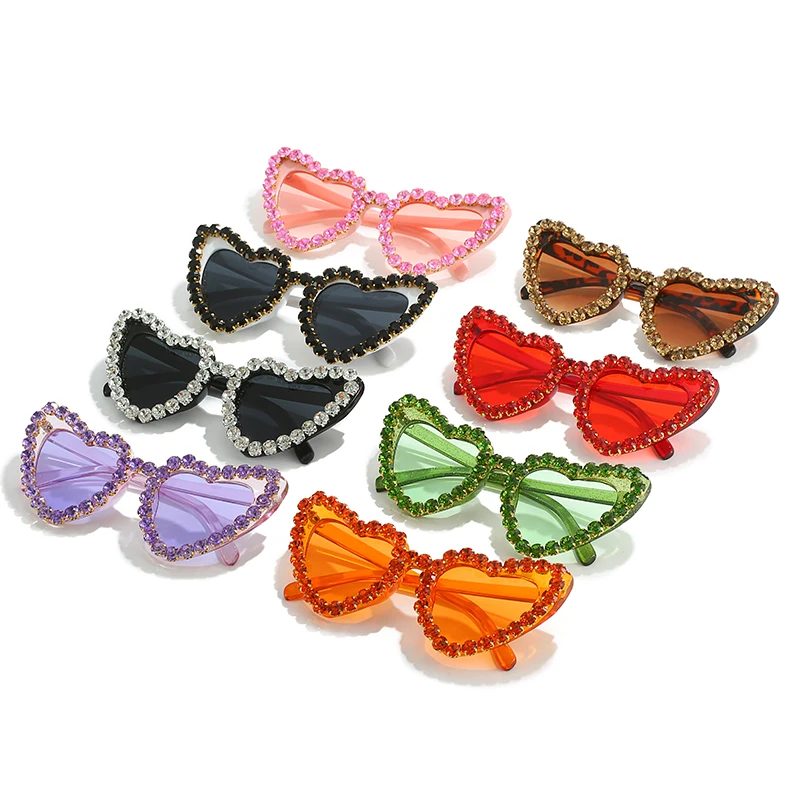 2023 Cross border New Love Sunglasses Fashion Classic Heart Shaped Glasses Popular Diamond Sunglasses for Women
2023 Cross border New Love Sunglasses Fashion Classic Heart Shaped Glasses Popular Diamond Sunglasses for Women