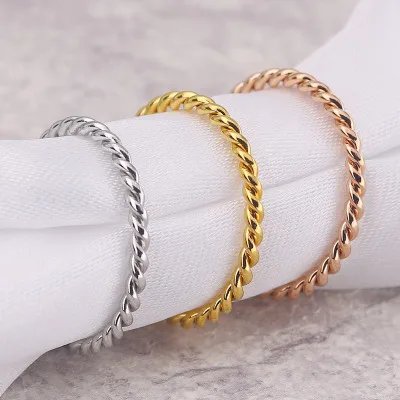 Korean version of the new fashion titanium steel fine twist twist couple ring stainless steel personalized tail ring jewelry
Korean version of the new fashion titanium steel fine twist twist couple ring stainless steel personalized tail ring jewelry