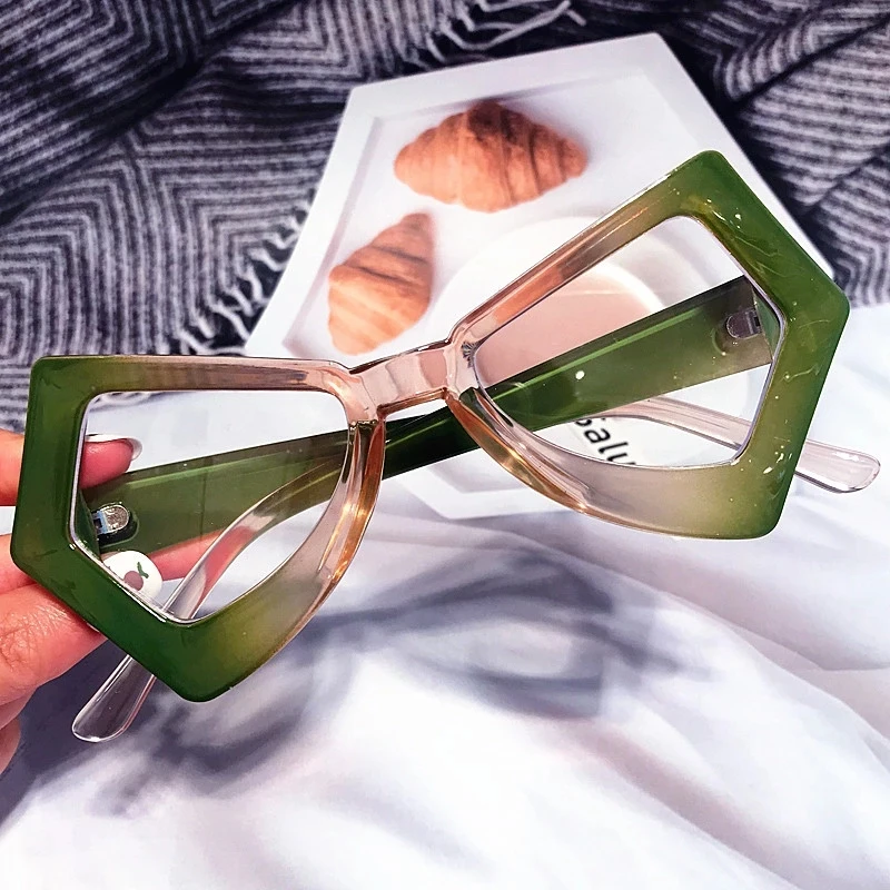 32042 Unique Butterfly Design Sun Glasses Women Fashion Custom Logo Shades Cat Eye Big Frames Irregular Sunglasses UV400
32042 Unique Butterfly Design Sun Glasses Women Fashion Custom Logo Shades Cat Eye Big Frames Irregular Sunglasses UV400