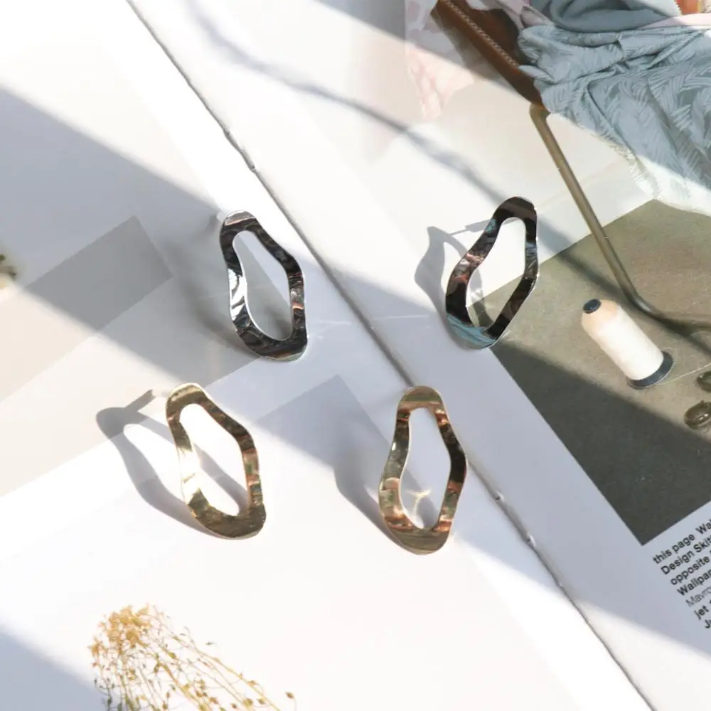 Korean Unique Simple Stud Earrings for Women Simple Oval Hollow Geometric Chic Earrings, Colorful
Korean Unique Simple Stud Earrings for Women Simple Oval Hollow Geometric Chic Earrings, Colorful