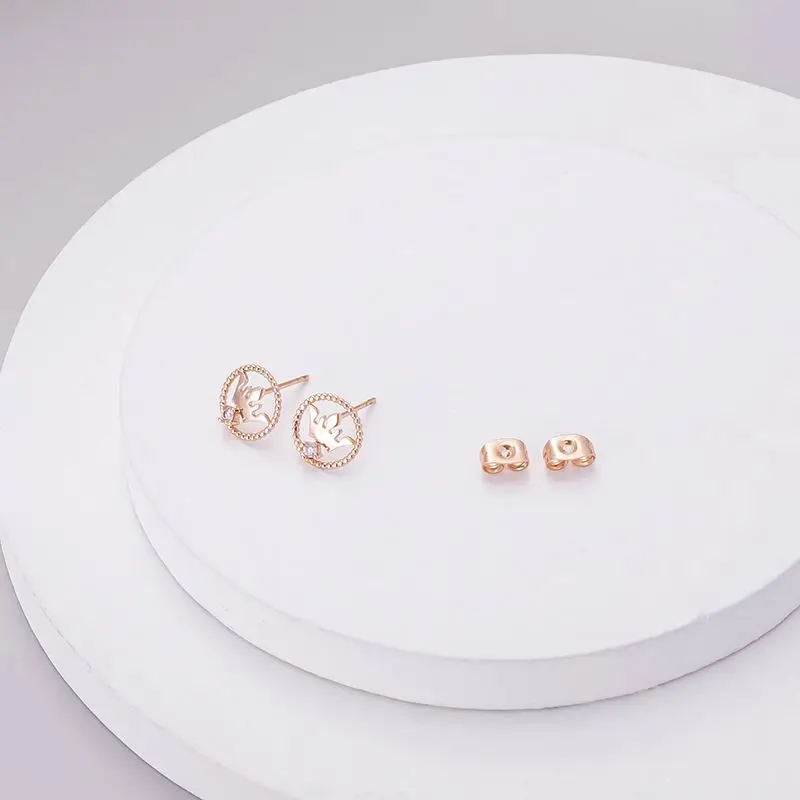 YE10115 Italina Jewelry Beautiful & Cute Crown Clear Cubic Zirconia Rose Gold Plated 925 Sterling Silver Brass Stud Earrings
YE10115 Italina Jewelry Beautiful & Cute Crown Clear Cubic Zirconia Rose Gold Plated 925 Sterling Silver Brass Stud Earrings
