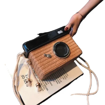 ELLYSON New straw beach bags Camera Bag Funny Chain Square Sling Bag 2020 Korean Style Women's Hot Woven Shoulder/Crossbod, Beige
ELLYSON New straw beach bags Camera Bag Funny Chain Square Sling Bag 2020 Korean Style Women's Hot Woven Shoulder/Crossbod, Beige