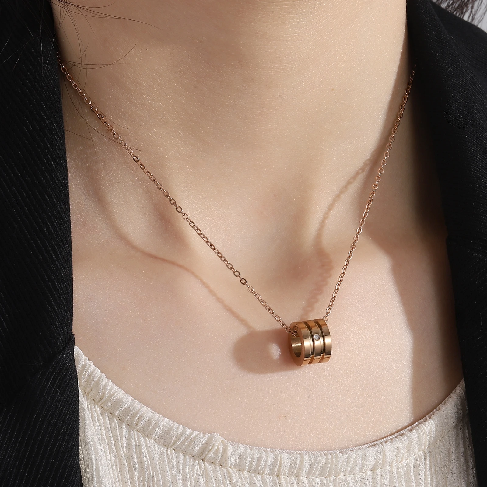 Fashion Necklace 2021 Trendy Circle Shape Stainless Steel Necklace 0.005CT Real Diamond Necklace, Rose gold/custom color
Fashion Necklace 2021 Trendy Circle Shape Stainless Steel Necklace 0.005CT Real Diamond Necklace, Rose gold/custom color