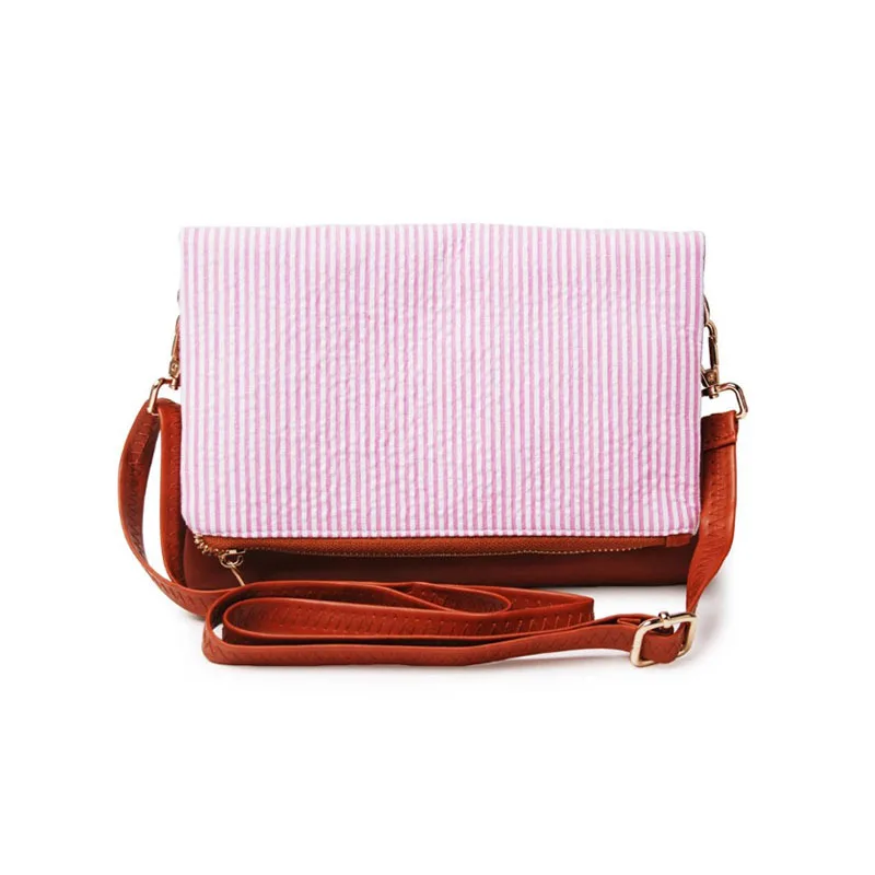 Foldable Seersucker Faux Leather Clutch Bag With Versatile Striped Shoulder Makeup Bag
Foldable Seersucker Faux Leather Clutch Bag With Versatile Striped Shoulder Makeup Bag