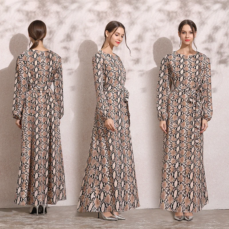 Long-sleeved dress chiffon printed oversize burka Muslim women's dress, Black,pink,blue
Long-sleeved dress chiffon printed oversize burka Muslim women's dress, Black,pink,blue