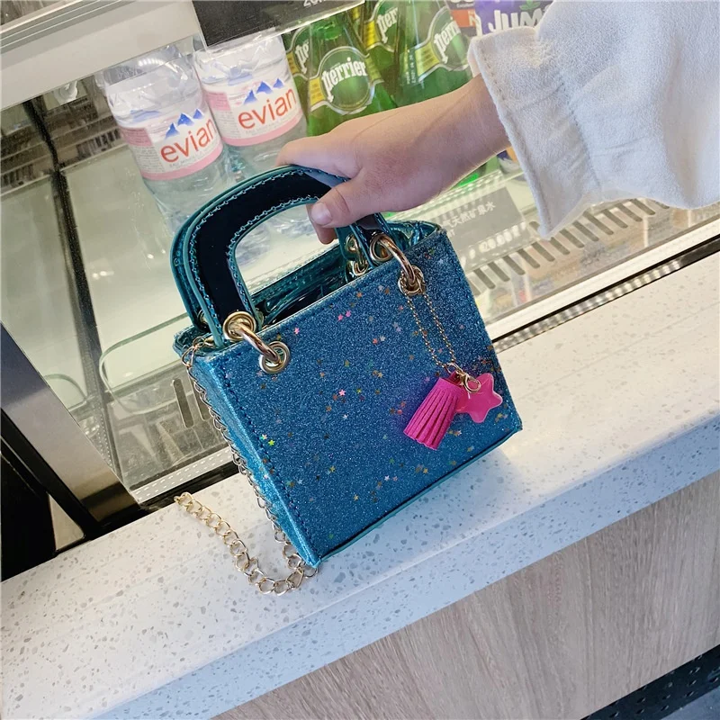 New fashion Messenger handbags for girls sequins bling solid pattern crossbody bag coin kid purse 2021
New fashion Messenger handbags for girls sequins bling solid pattern crossbody bag coin kid purse 2021