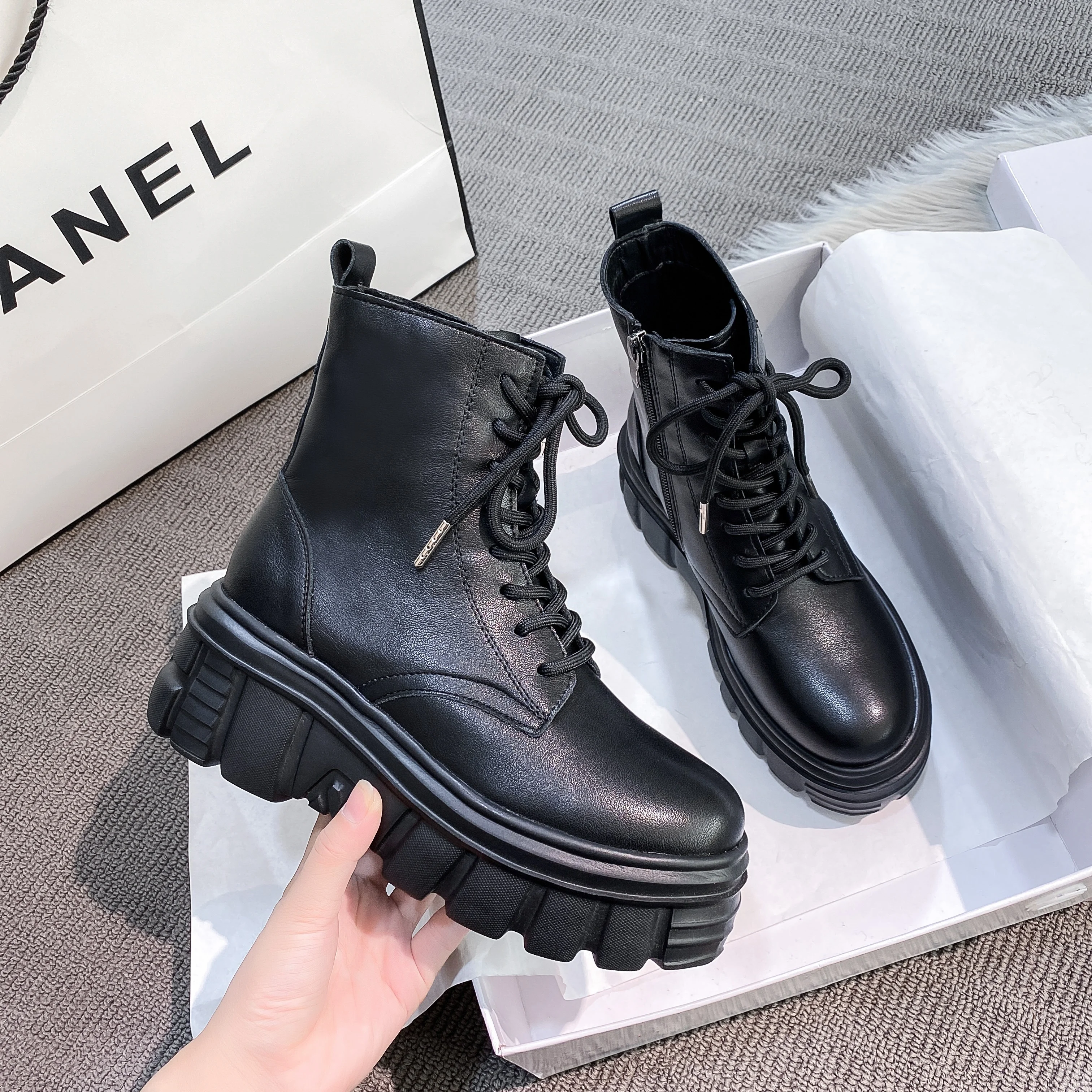 Genuine Leather Platform Sneakers Women 2020 Fashion Women's Winter Boots Plush Warm Combat women winter boots
Genuine Leather Platform Sneakers Women 2020 Fashion Women's Winter Boots Plush Warm Combat women winter boots
