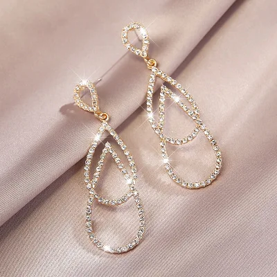 New simple hoop earrings design gold female personality earrings wholesale, As pic
New simple hoop earrings design gold female personality earrings wholesale, As pic