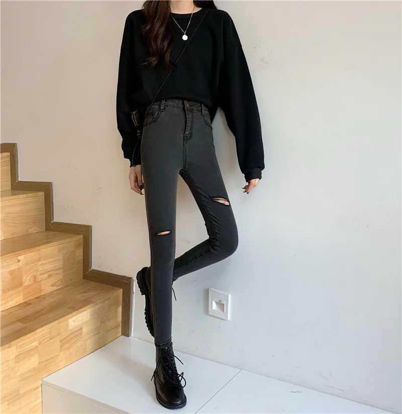 Black ripped jeans women 2020 spring new high-waist Korean stretch pants female students nine-point pants
Black ripped jeans women 2020 spring new high-waist Korean stretch pants female students nine-point pants