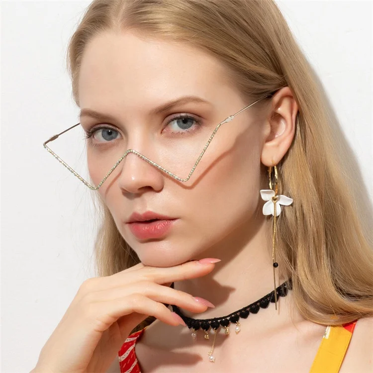 Fashionable glasses metal set diamond glasses ladies luxury fashion Ins style half frame V shaped decorative glasses frame, Mix color or custom colors
Fashionable glasses metal set diamond glasses ladies luxury fashion Ins style half frame V shaped decorative glasses frame, Mix color or custom colors
