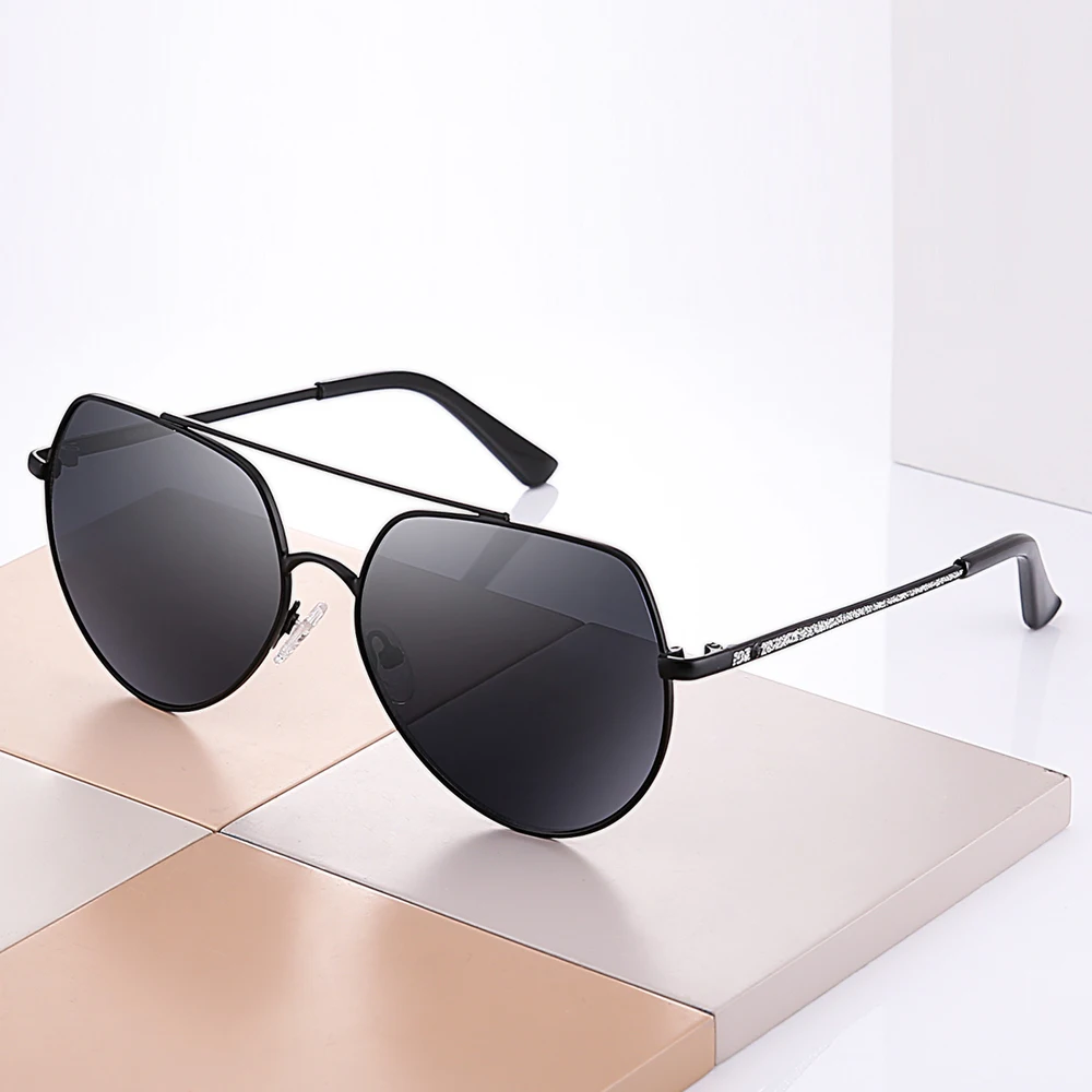 FHD17092 Custom logo fashion designer high quality pilot sunglasses 2019, As picture or custom colors
FHD17092 Custom logo fashion designer high quality pilot sunglasses 2019, As picture or custom colors