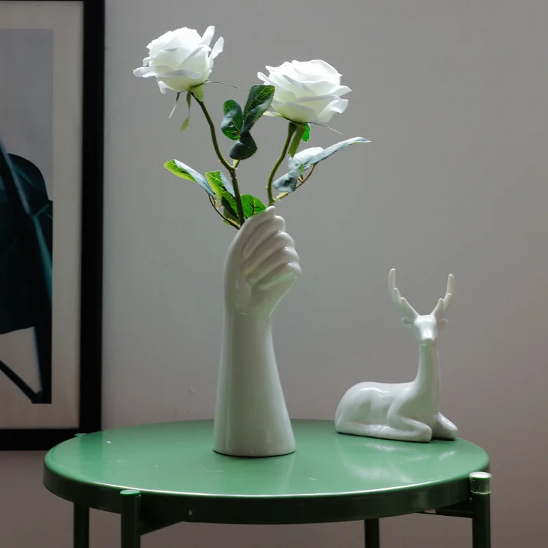 2021 New Arrive Nordic style Hand Vase Flowers Modern Home Office Decor of Creative living room Ornament ceramic vase
2021 New Arrive Nordic style Hand Vase Flowers Modern Home Office Decor of Creative living room Ornament ceramic vase