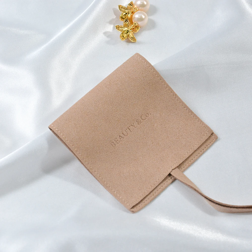 Wholesale Luxury Microfiber Bag Customized Gift Pouch Packaging For Jewelry Or Gift, 8 colors & custom
Wholesale Luxury Microfiber Bag Customized Gift Pouch Packaging For Jewelry Or Gift, 8 colors & custom