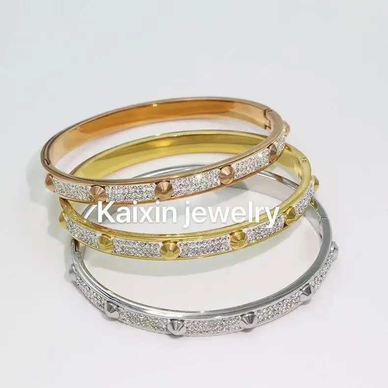 Hot selling stainless steel mud diamond star rose gold women's bracelet can be customized wholesale
Hot selling stainless steel mud diamond star rose gold women's bracelet can be customized wholesale