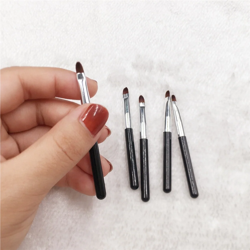 Single Cute Super Mini 65mm Black Smudge Lip Liner Brush Short Handle Vegan Portable Small Cheap Low MOQ Gift Beauty Accessories
Single Cute Super Mini 65mm Black Smudge Lip Liner Brush Short Handle Vegan Portable Small Cheap Low MOQ Gift Beauty Accessories