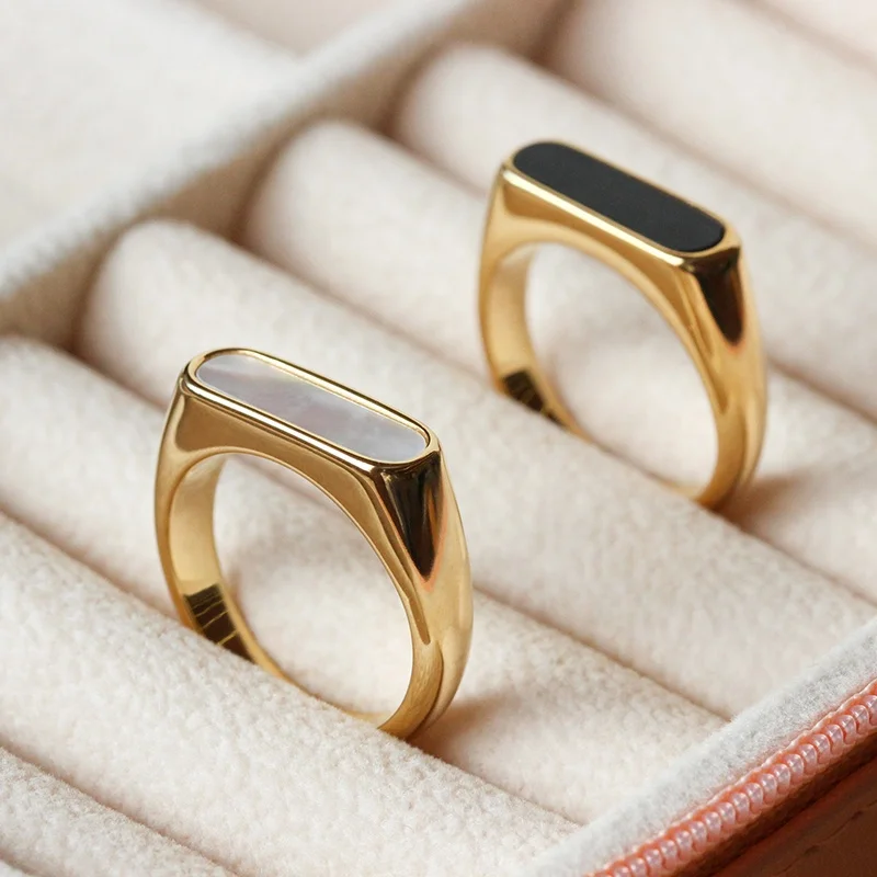Waterproof Jewelry Ins Hot Selling Minimalist 18K Real Gold Plated Stainless Steel Black White Shell Rings YF2277
Waterproof Jewelry Ins Hot Selling Minimalist 18K Real Gold Plated Stainless Steel Black White Shell Rings YF2277