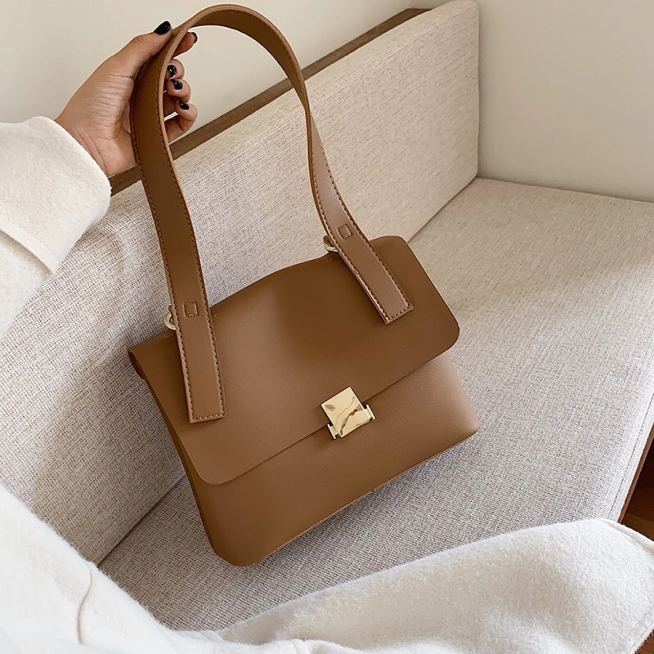 S1087 Mother hand new 2020 messenger shoulder European and American retro custom largecapacity tote lady
S1087 Mother hand new 2020 messenger shoulder European and American retro custom largecapacity tote lady