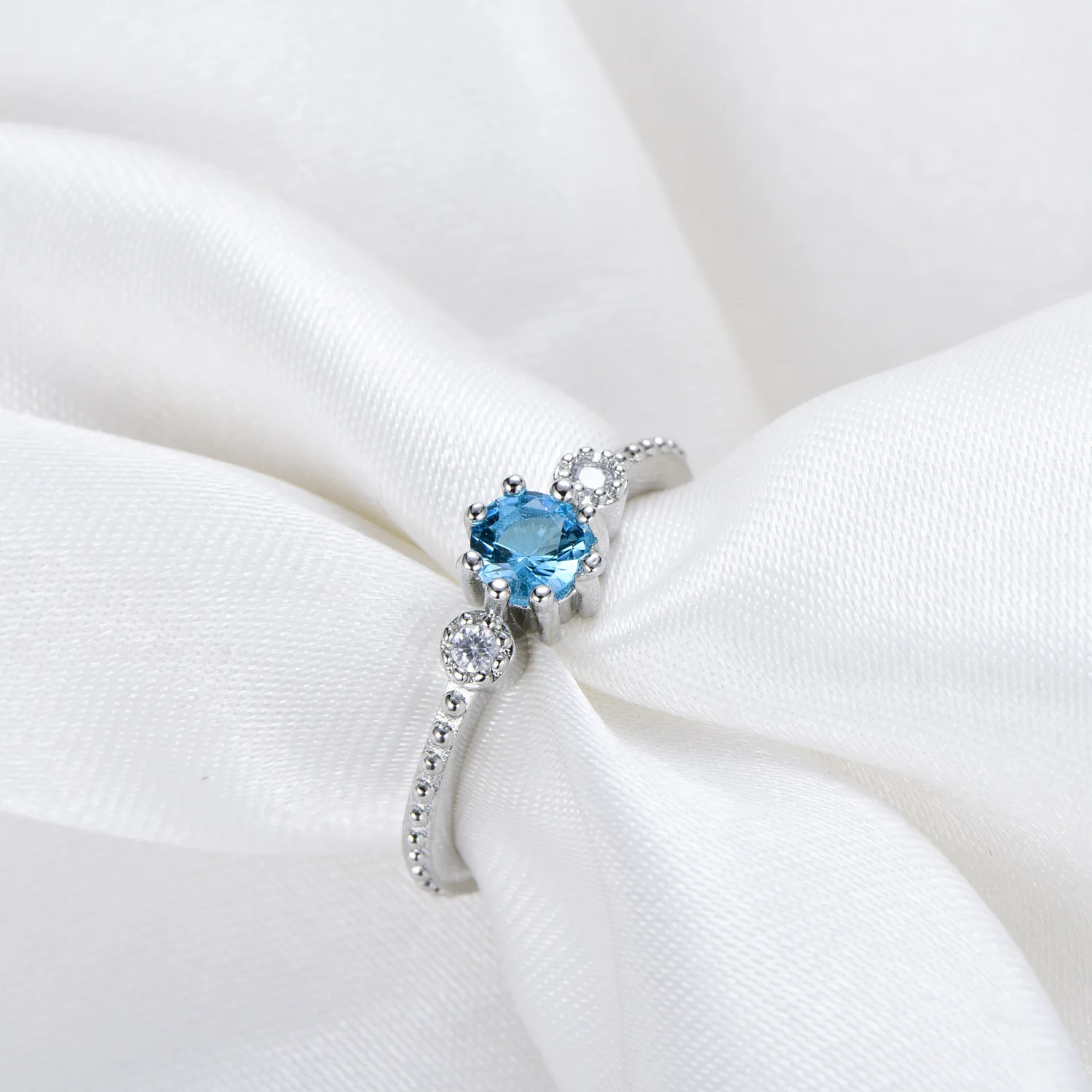 Hot sale new silver-plated sea blue 18k yellow gold ring European and American proposal engagement finger ring, Picture
Hot sale new silver-plated sea blue 18k yellow gold ring European and American proposal engagement finger ring, Picture