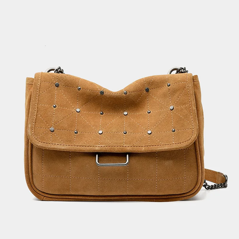 Autumn And Winter New Design Stray Rivet Small Square Bag Brown Suede Cowhide One-Shoulder Messenger New Trend Female Bag Y10256
Autumn And Winter New Design Stray Rivet Small Square Bag Brown Suede Cowhide One-Shoulder Messenger New Trend Female Bag Y10256