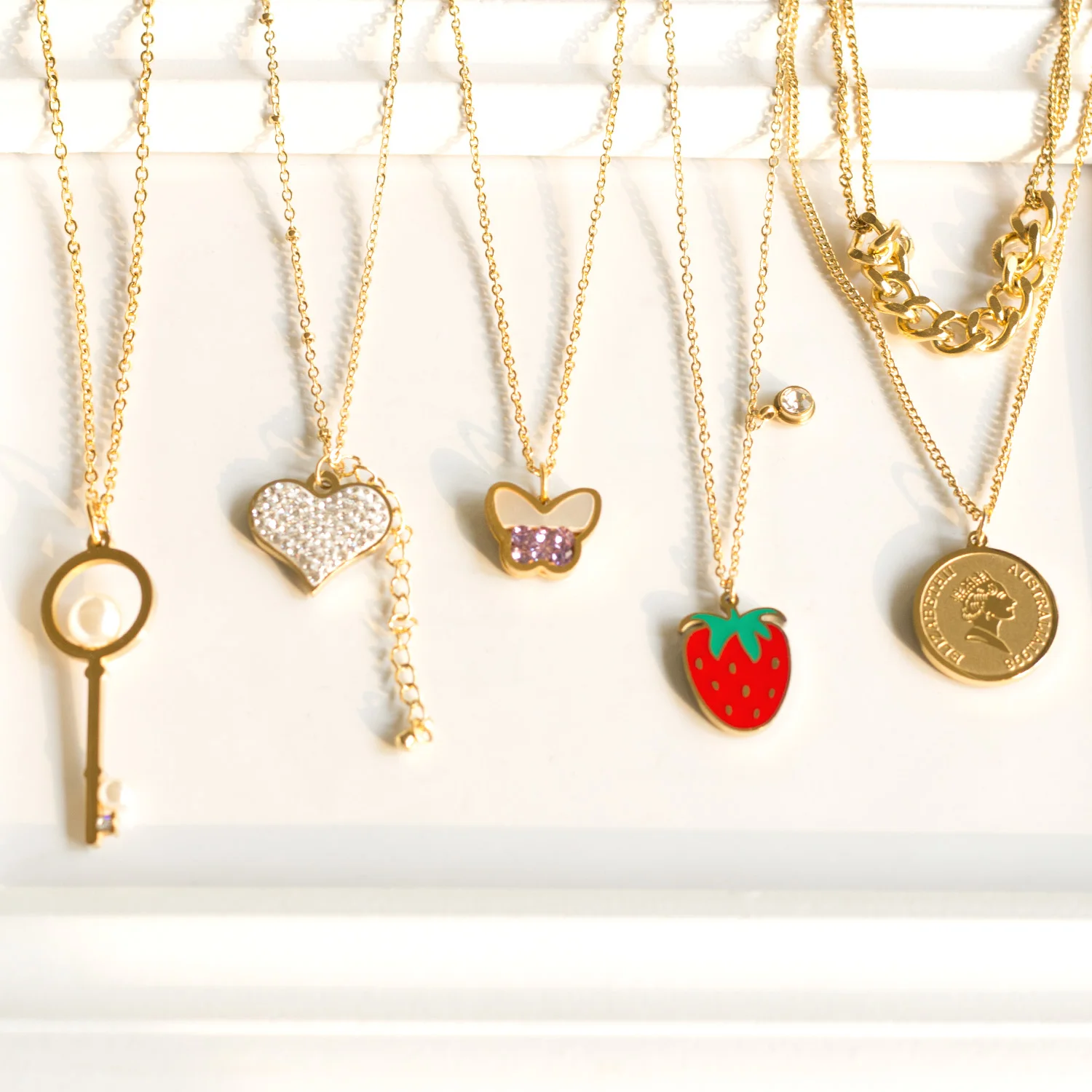 2020 New Fashion pendant necklace stainless steel colorful pendant necklace jewelry design in good quality
2020 New Fashion pendant necklace stainless steel colorful pendant necklace jewelry design in good quality