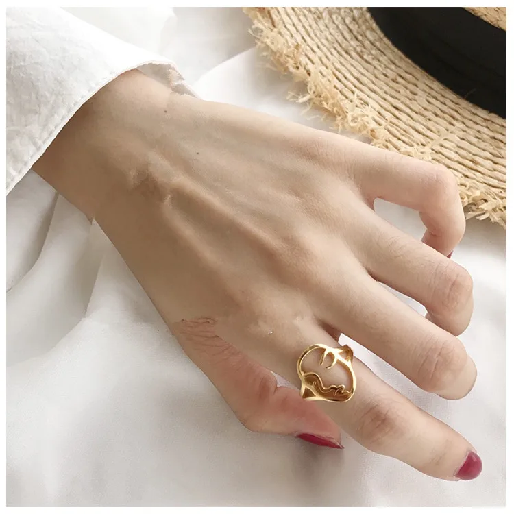 Ruigang Fashion Personalized Simple Open Size Contour Outline Rings Gold Metal Abstract Face Ring For Women jewelry
Ruigang Fashion Personalized Simple Open Size Contour Outline Rings Gold Metal Abstract Face Ring For Women jewelry